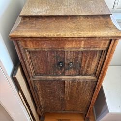 Beautiful Vintage Radio Flip Door 