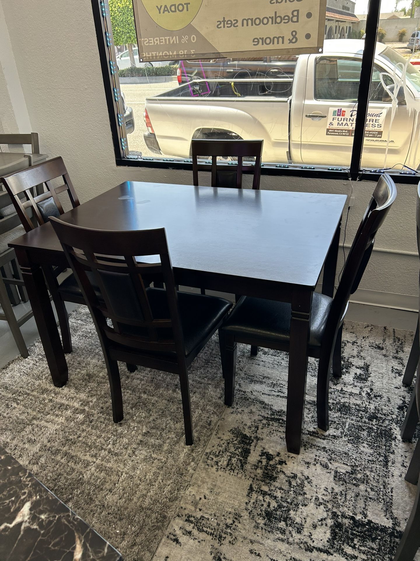 5 Pieces Dining Table Set