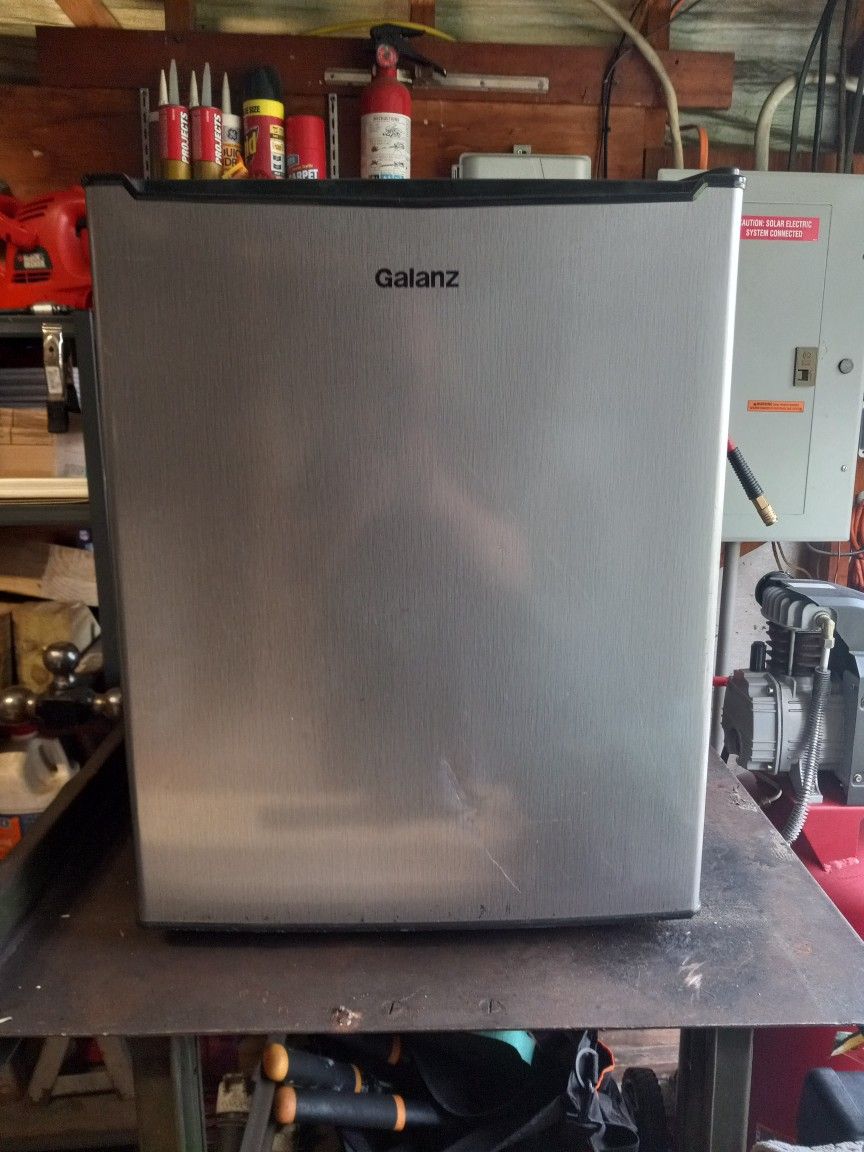 REFRIGERATOR DORM SIZE 