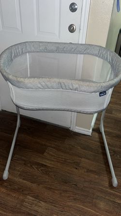 Baby bassinet ￼