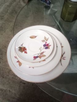 Fine Porcelain Dish set also hors d'oeuvre tray