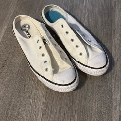 Converse Size 7 Women’s Shoes