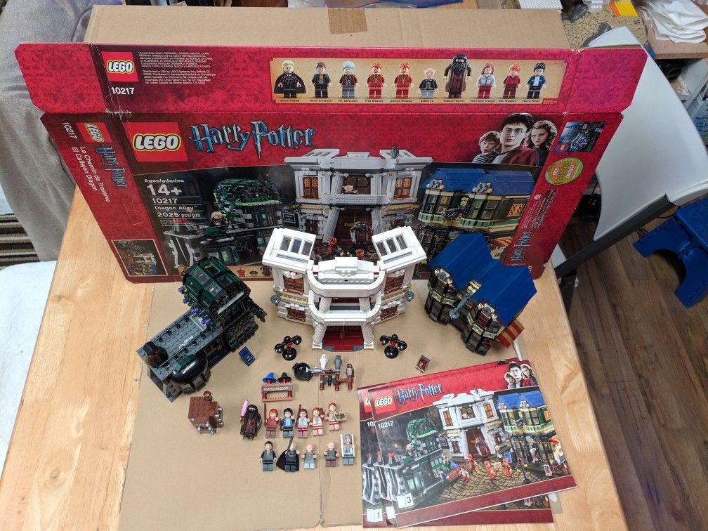 2011 Lego Harry Potter Diagon Alley