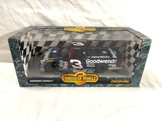 Rare find (inaugural season) American muscle made by ERTL. Scale 1/18 diecast, Rick Skinner, NASCAR truck series race truck