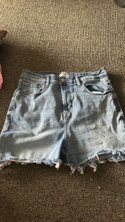 Kensie Light Wash Denim Cutoff Shorts