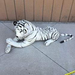 Large Plush Snow Tiger Toy From Melissa And Doug