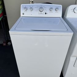 Kenmore 4.3 cu. ft. Top Load Washer with 12 Wash Cycles Very Clean and Perfect Working Condition 