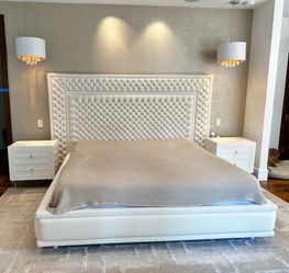 White leather king bed set with 2 nightstands