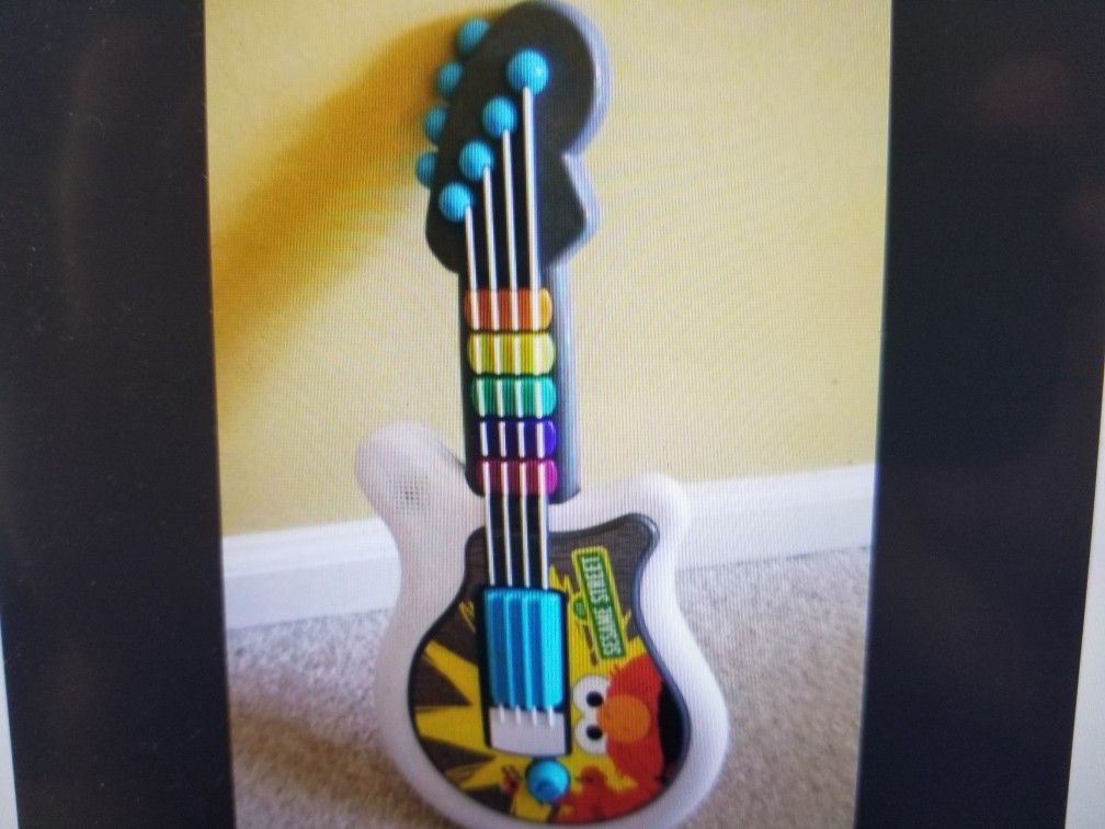 Elmo Guitar