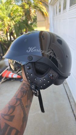 Harley Davidson half shell helmet (female)