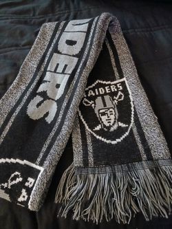 Raiders scarf