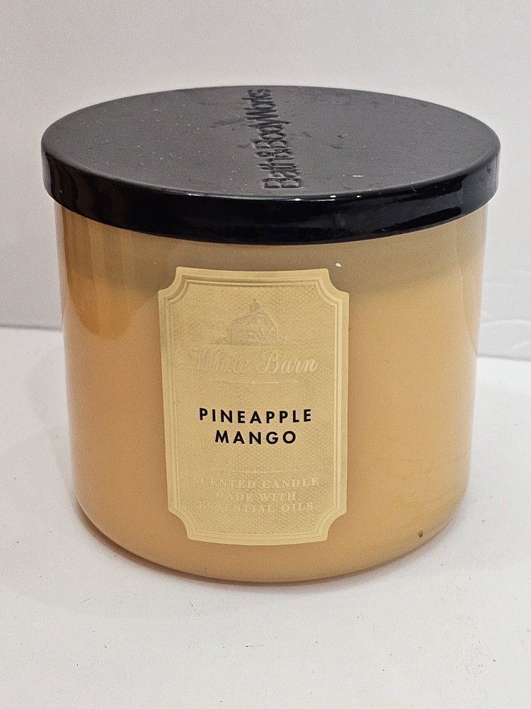 New Bath And Body Works 3wick candle PINEAPPLE MANGO w/ notes of raspberry , mango, pineapple juice