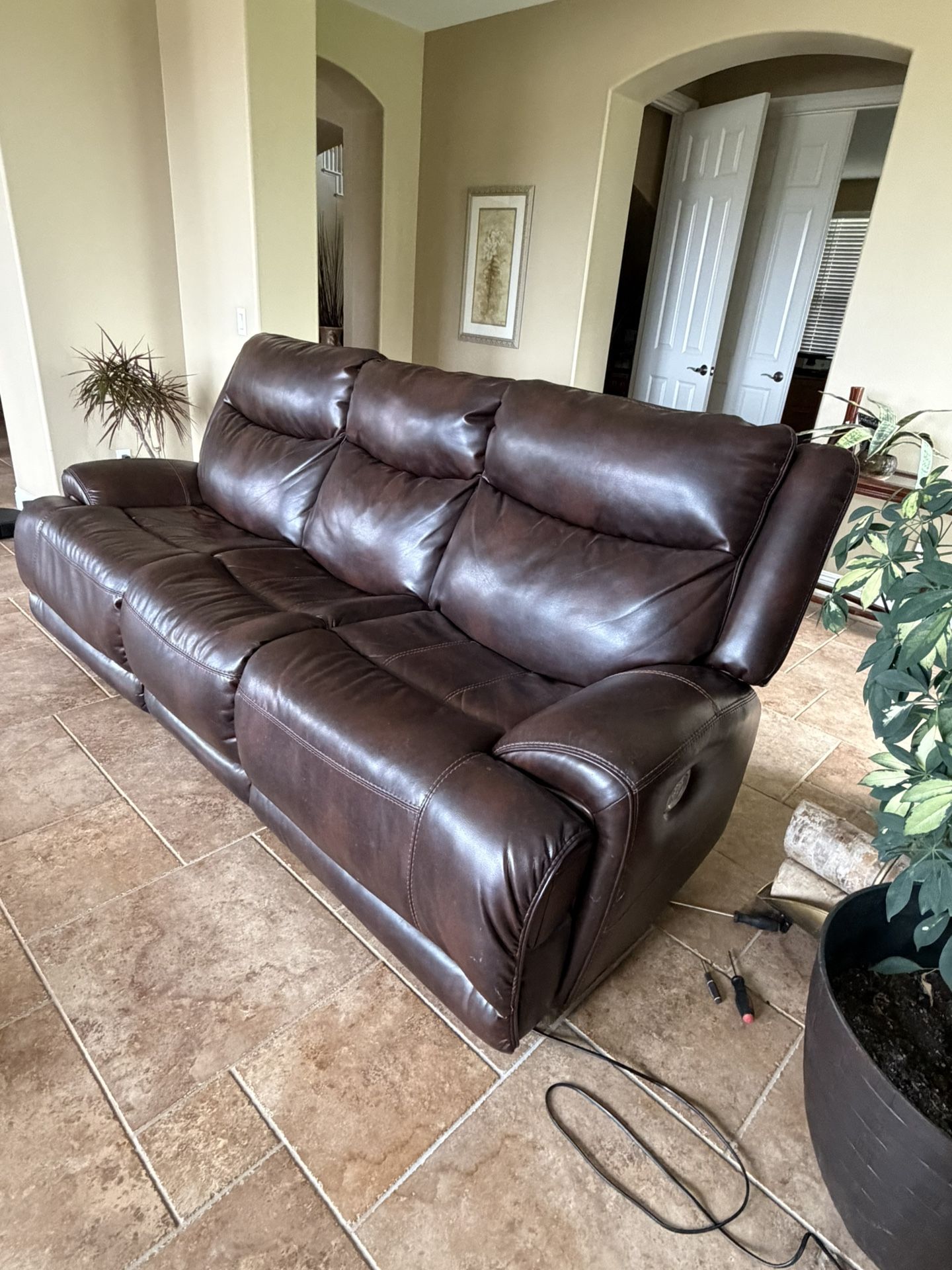3 Couches, Reclining