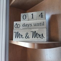  Days Until the Wedding Mr and Mrs. Sign.  