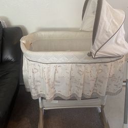 Delta Children Rocking Bassinet, Playtime Jungle