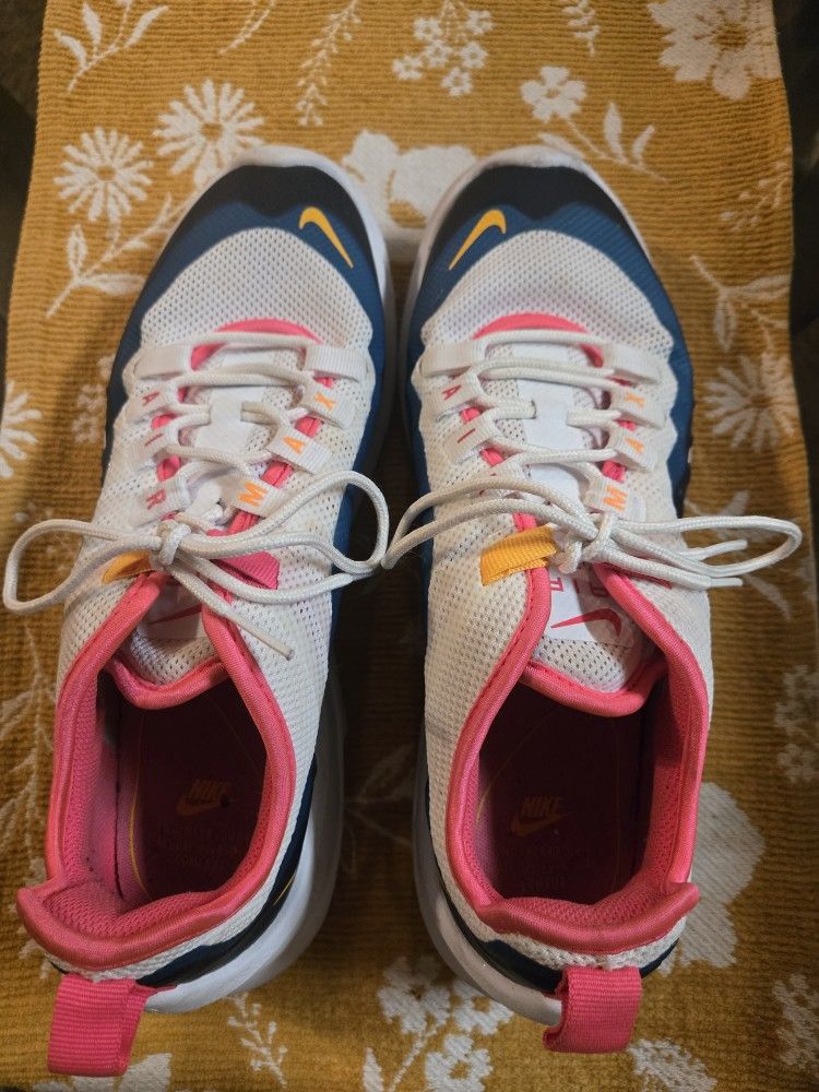 Nike