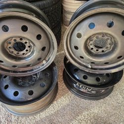 5 Lug Univrrsal Rims With Sensors 