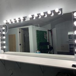 Vanity lights like new $40.00 each.