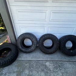BFG Mud Tires 33x12.5Rx15LT