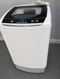 Lightly Used Black + Decker washing machine