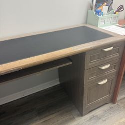Free Desk 