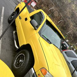 GMC Sierra Año 2002, Excelentes Condiciones, Título Limpio. 