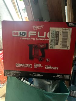 Milwaukee M18 FUEL 18-Volt Lithium-Ion Brushless Cordless 18-Gauge 1/4 in. Narrow Crown Stapler (Tool-Only)