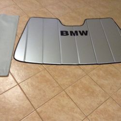 BMW 2003 4.4i X5 Windshield Shade Cover