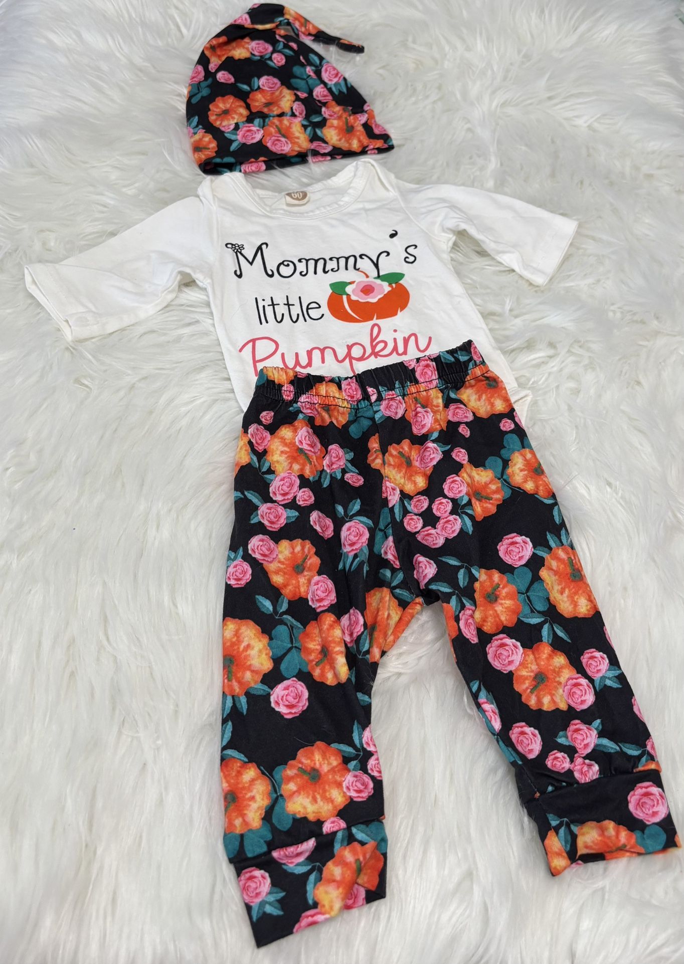 “Mommy’s Little Pumpkin” 3PC Baby Outfit *3-6 Months