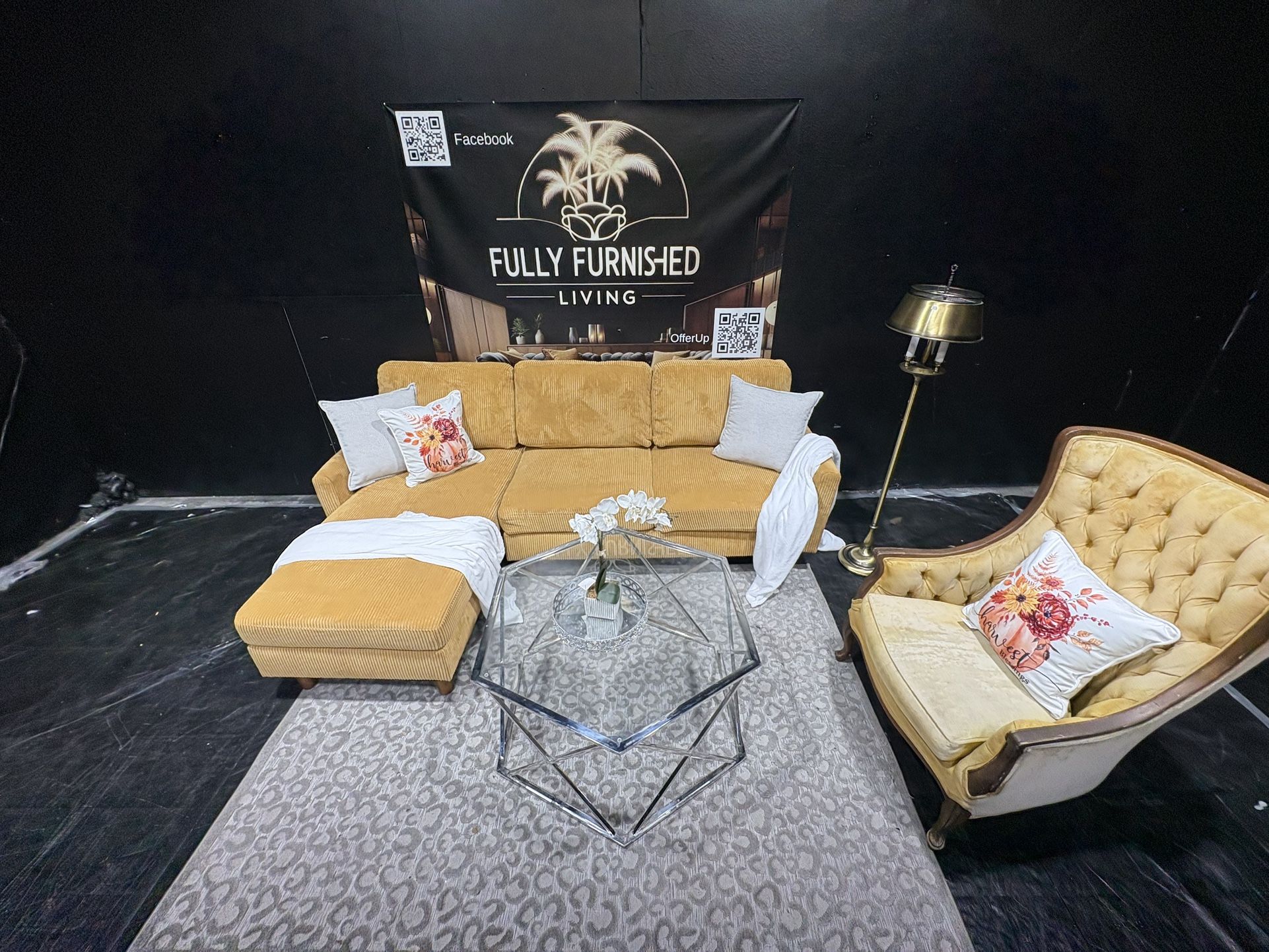 Sectional/couch/sofa,Mid century Style, Material: Corduroy, Size 93x53, Delivery Available