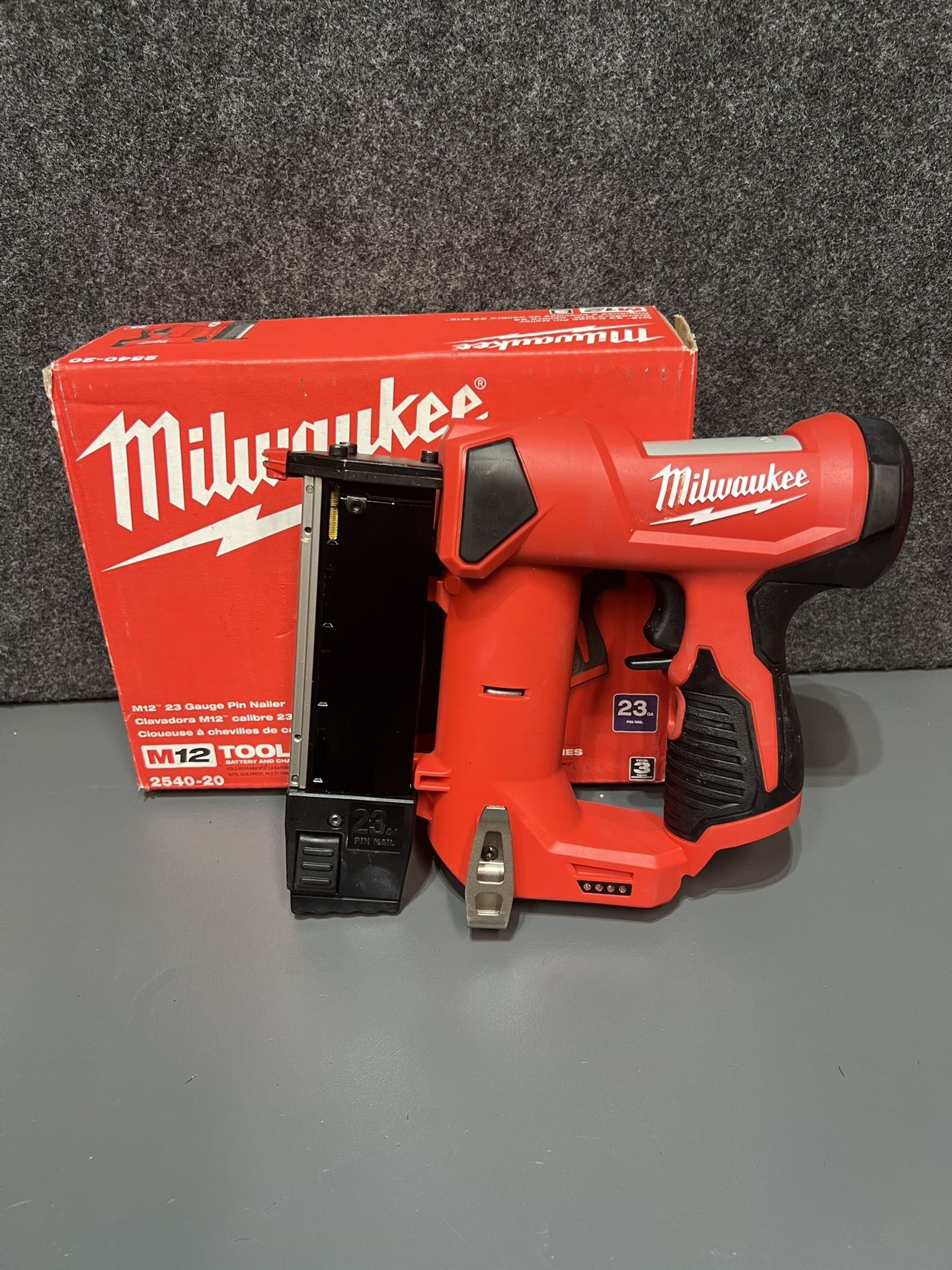 Milwaukee (2541-20) M12 FUEL 12-Volt Lithium-Ion Brushless Cordless 18-Gauge 1-1/2 in. Compact Brad Nailer (Tool Only)