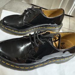 Dr. Martens Women's 1461 W Oxford,Black Patent,6 US
