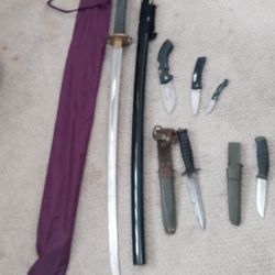 Display Samurai Sword And Knives