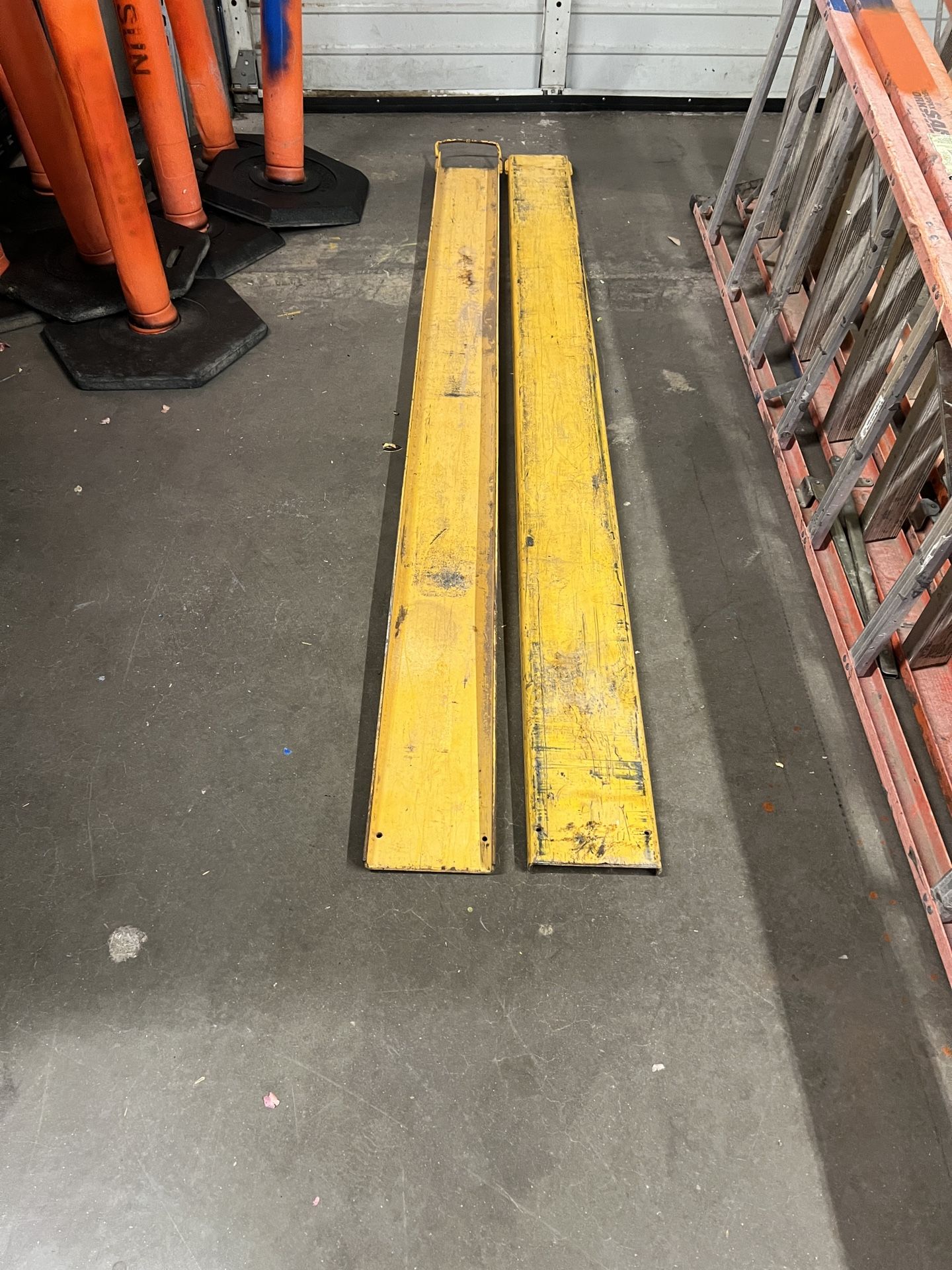 Forklift extensions