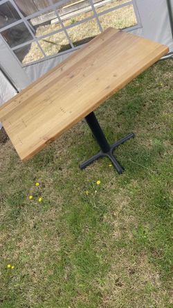 RESTAURANT TABLE