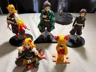 Demon slayer figures lot