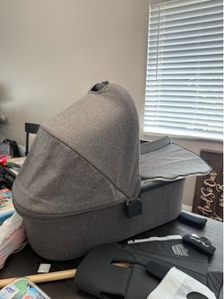 Uppa Baby Vista Bassinet