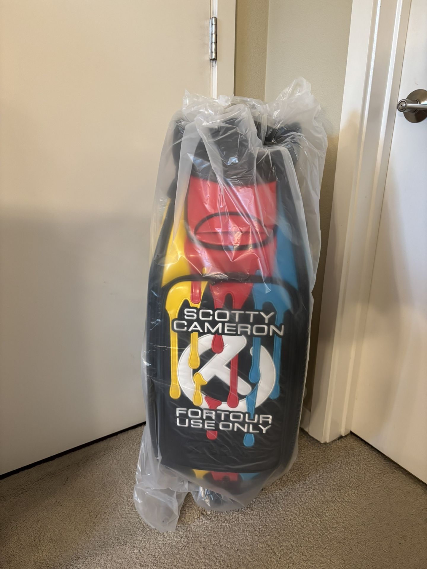 Scotty Cameron Titleist Hawaiian OpenSTAFF BAG - 2025 PAINT DRIP TOUR BAG