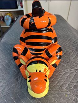 Vintage Tigger Disney cookie guitar