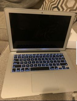 Macbook 2017 i7 1000 cycles
