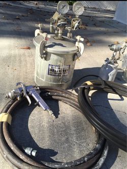 Binks Pressure Paint Tank with Spray Guns and Hoses