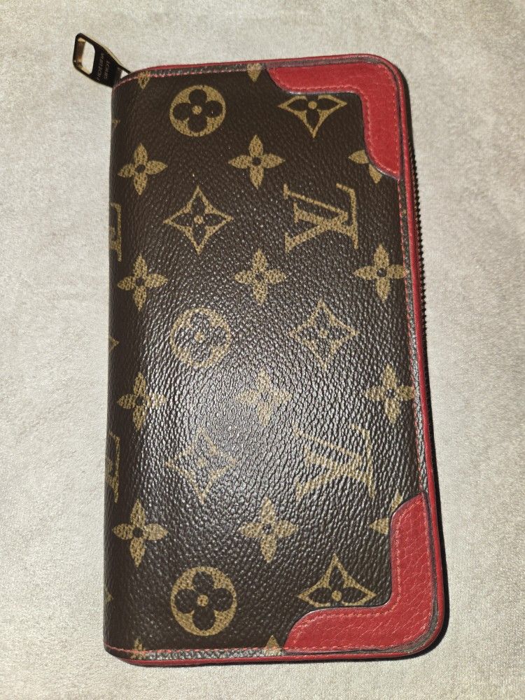 Rare Louis Vuitton Zippy Wallet 