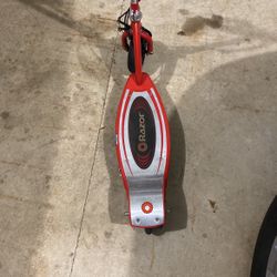 Razor Electric Scooter-(New Batteries!!!)
