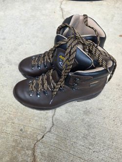 Men Asolo hiking boots size 9