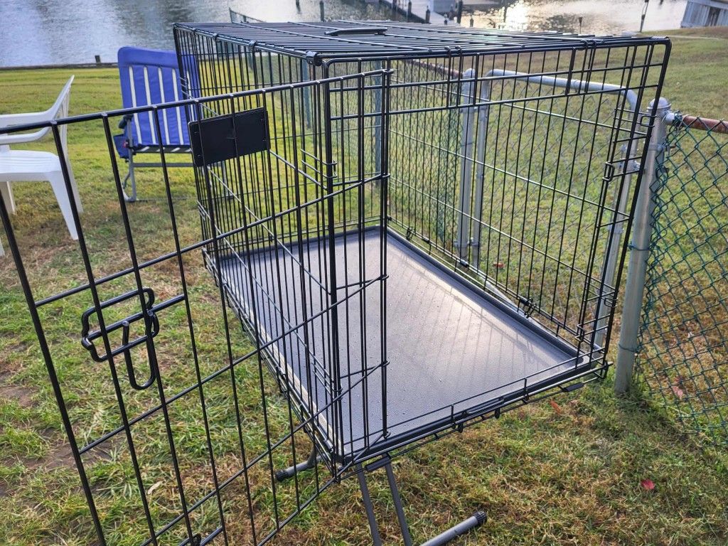 Large 36-in Dog Crate With Tray. Collapsible