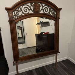 Dresser mirror