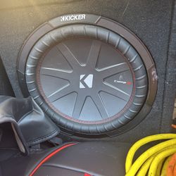 Kicker Comp R12 Sub + Boss Amp