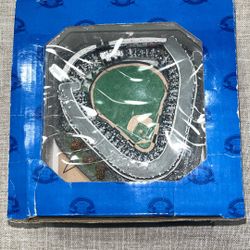 YANKEE STADIUM GOLD SERIES 2002 BASEBALL EDITION