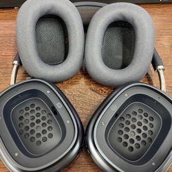 Apple AirPods Max (USB-C) - Midnight Black - (Excellent Mint Condition + Bonus)