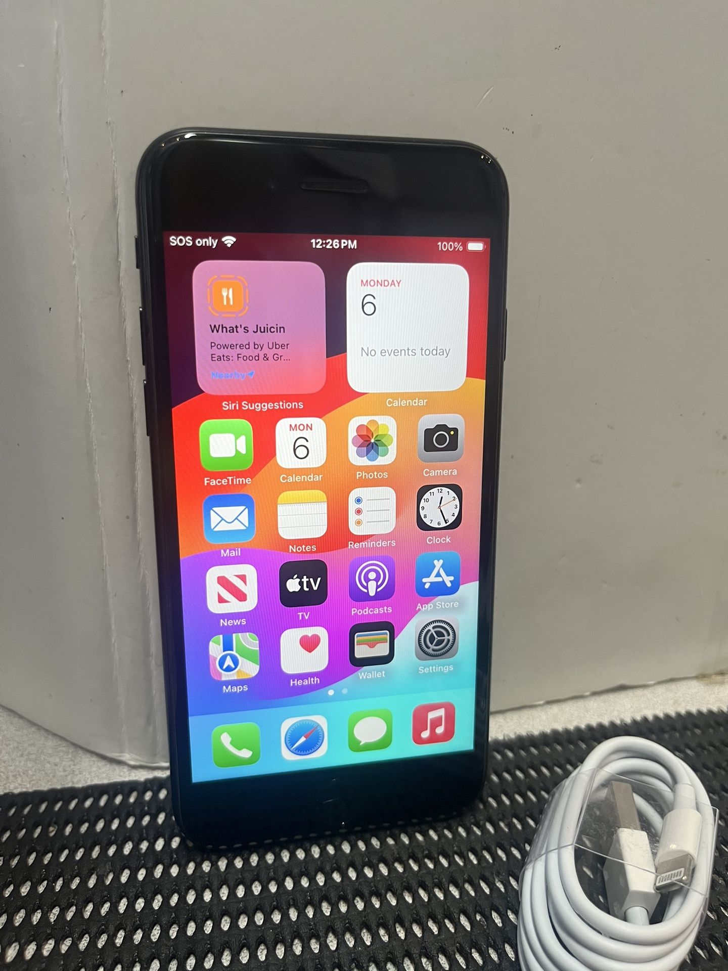 Apple iPhone SE 2nd gen 64GB UNLOCKED -Black